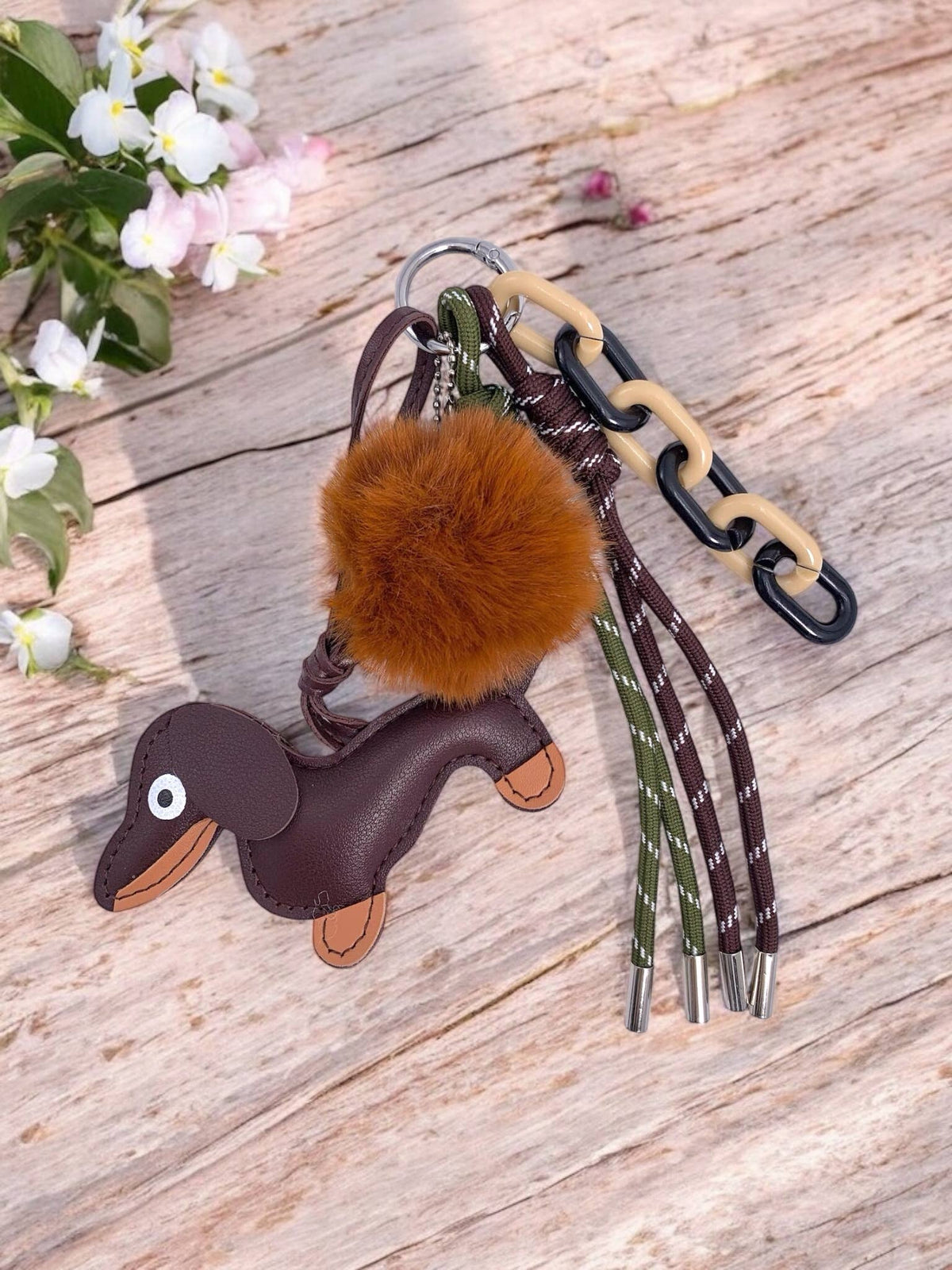 Tasbedel en sleutelhanger met hond en pompom PC11: Bruin / Synthetisch